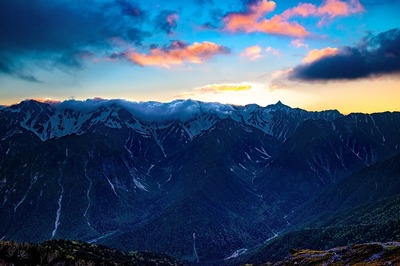 mountainous-landscape-4376472_960_720.jpg